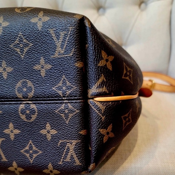 Louis Vuitton Monogram Turenne MM - Picture 9 of 12